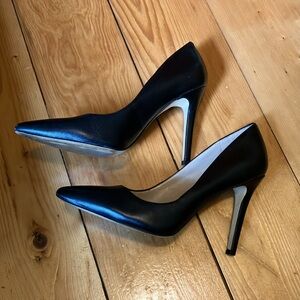 Like New Saks Fifth Avenue Black Leather Pumps